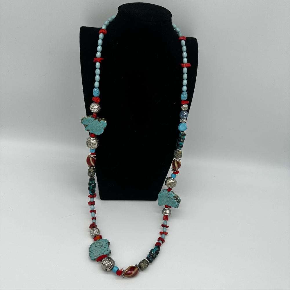 Women’s beaded Aztec turquoise necklace